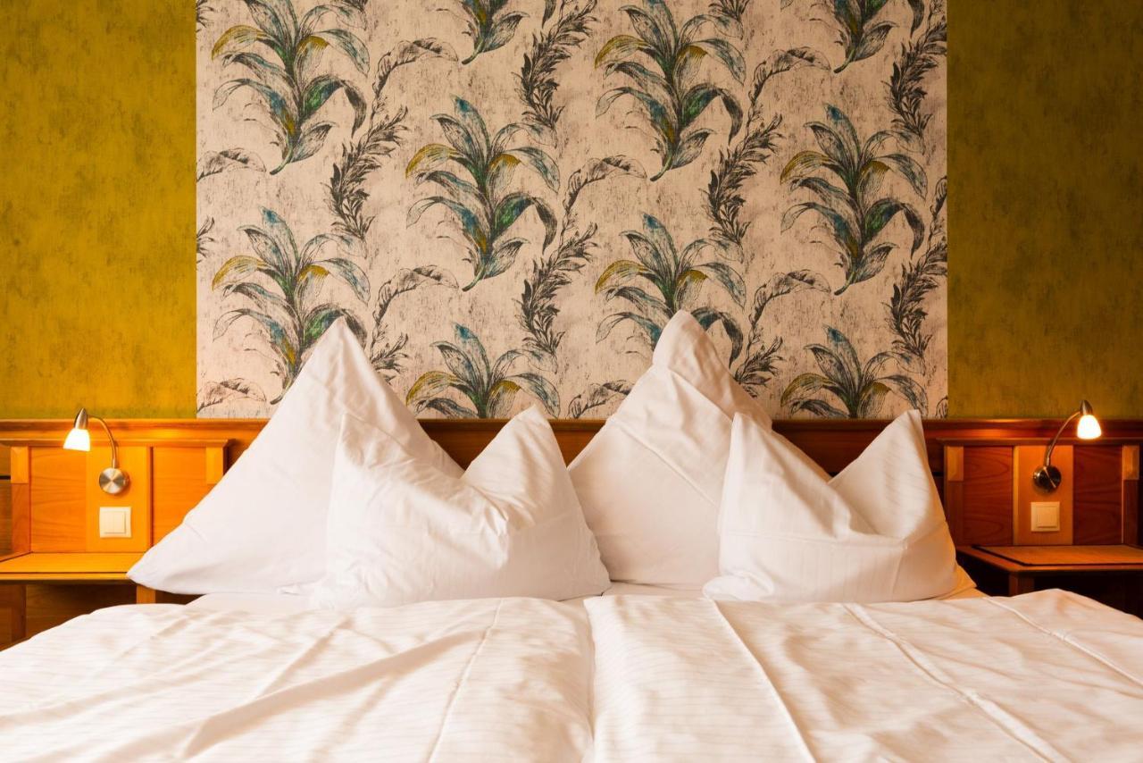 Biobausewein Wein Hotel Leben Ипхофен Экстерьер фото